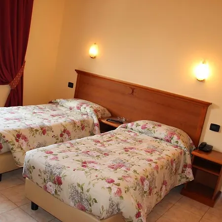 Demy Hotel Aulla Zimmer foto