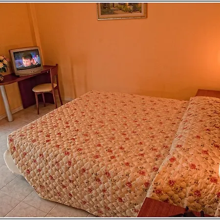 Demy Hotel Aulla Zimmer foto